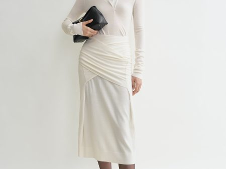 Draped fine knit skirt off-white For Sale